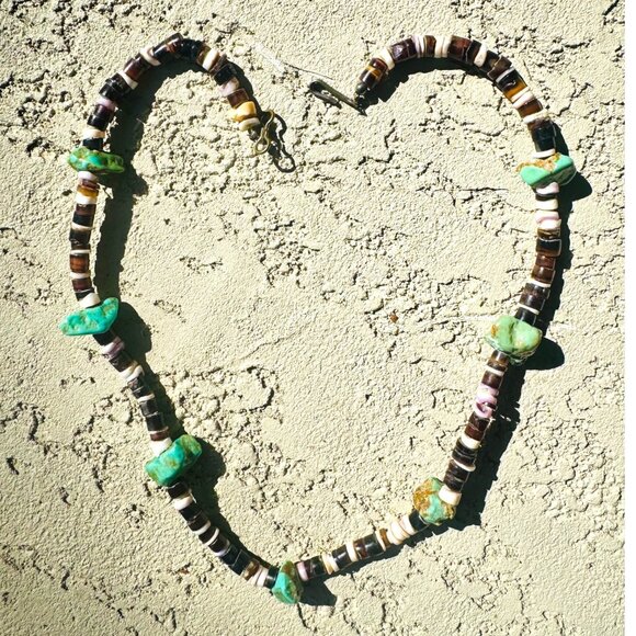 Vintage Artisan Crafted Turquoise & Heishi Shell Beaded Necklace Native American - Picture 5 of 7